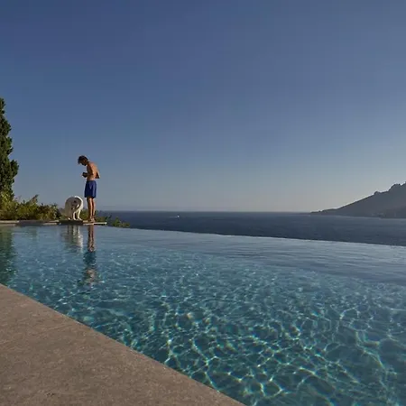 Read Profile Host Before Request - Sea View Villa
