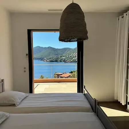 Read Profile Host Before Request - Sea View Villa Theoule-sur-Mer